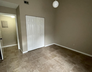 4751 San Jose Manor Drive W - Photo Thumbnail 10