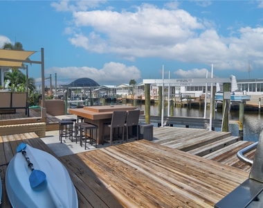 3103 Harpoon Lane - Photo Thumbnail 8