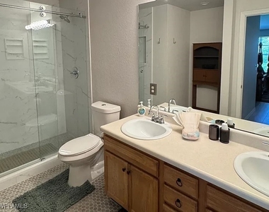 7905 Preserve Circle - Photo Thumbnail 9