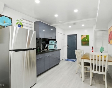 936 Panther Creek Lane - Photo Thumbnail 5