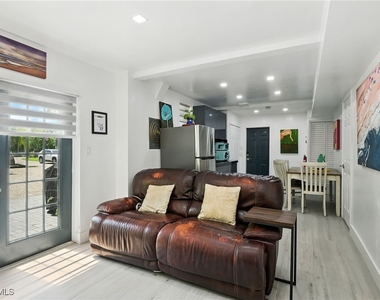 936 Panther Creek Lane - Photo Thumbnail 4