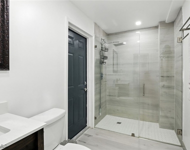 936 Panther Creek Lane - Photo Thumbnail 8