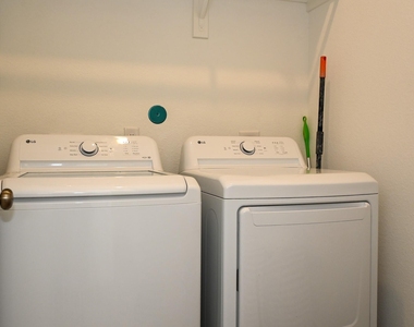 3057 Pensacola Drive - Photo Thumbnail 15