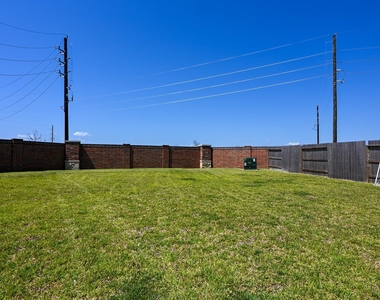 3057 Pensacola Drive - Photo Thumbnail 41