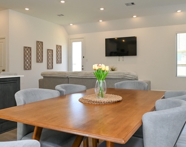 3057 Pensacola Drive - Photo Thumbnail 18