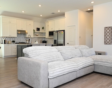 3057 Pensacola Drive - Photo Thumbnail 17