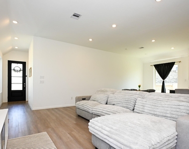 3057 Pensacola Drive - Photo Thumbnail 22