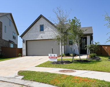 3057 Pensacola Drive - Photo Thumbnail 2