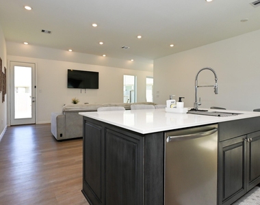 3057 Pensacola Drive - Photo Thumbnail 21