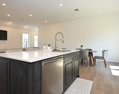 3057 Pensacola Drive - Photo Thumbnail 20