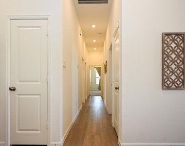 3057 Pensacola Drive - Photo Thumbnail 7