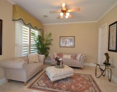 5303 Fenwick Way Court - Photo Thumbnail 13