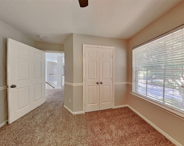 10307 Summit Bridge Lane - Photo Thumbnail 13