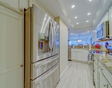 17980 Gulf Boulevard - Photo Thumbnail 9