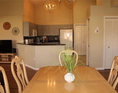 3115 Live Oak Lane - Photo Thumbnail 7