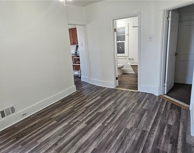 1310 Brinton Ave - Photo Thumbnail 5