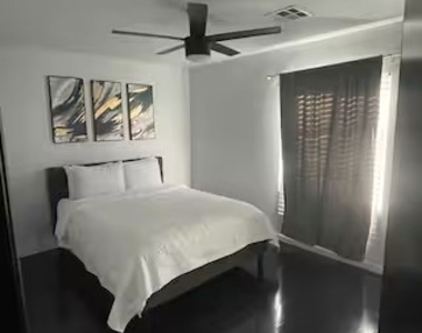 7192 Shimmering Avenue - Photo Thumbnail 2