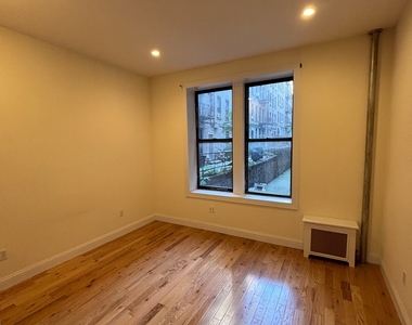 West 172nd Street - Photo Thumbnail 4