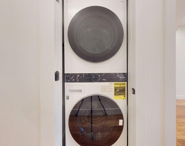 1198 Greene Avenue #1 - Photo Thumbnail 16