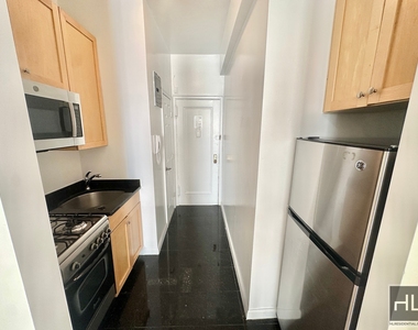 East 84th Street - Photo Thumbnail 2