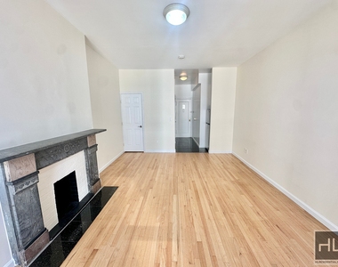 East 84th Street - Photo Thumbnail 1