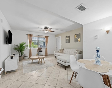 1000 Se 15th Street - Photo Thumbnail 1