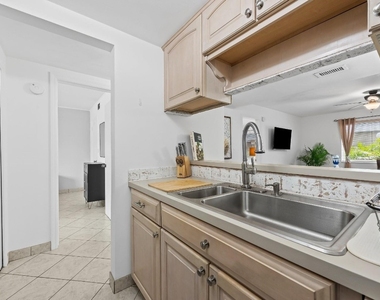 1000 Se 15th Street - Photo Thumbnail 6