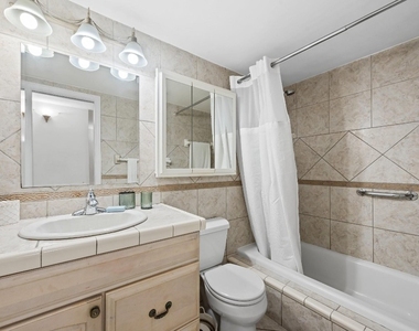 1000 Se 15th Street - Photo Thumbnail 7
