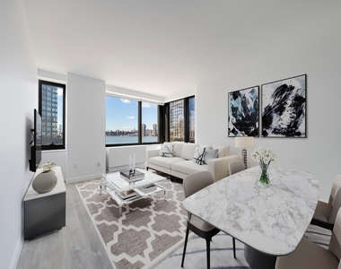 85 Commercial Street - Photo Thumbnail 2