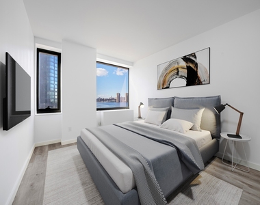 85 Commercial Street - Photo Thumbnail 3