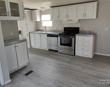 307 Jones Circle - Photo Thumbnail 2
