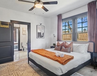 4717 Gaston Avenue - Photo Thumbnail 11