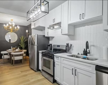 4717 Gaston Avenue - Photo Thumbnail 2