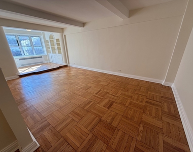 East 56th Street - Photo Thumbnail 9