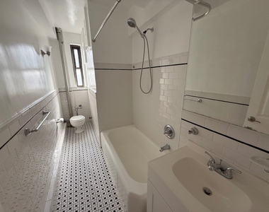 East 56th Street - Photo Thumbnail 7