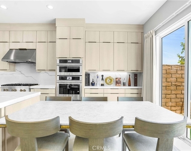 745 Alder Way - Photo Thumbnail 5