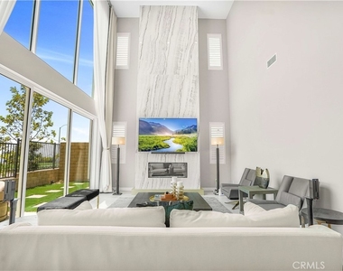 745 Alder Way - Photo Thumbnail 4