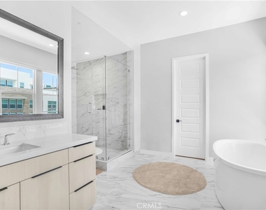 745 Alder Way - Photo Thumbnail 17