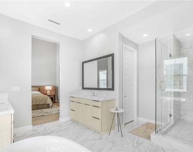 745 Alder Way - Photo Thumbnail 18