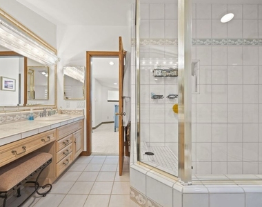 1005 Ocean Drive - Photo Thumbnail 22