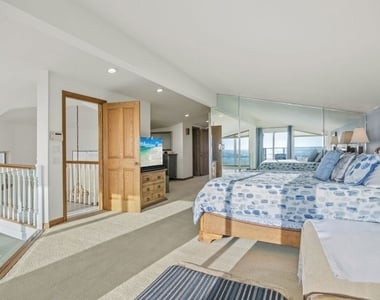 1005 Ocean Drive - Photo Thumbnail 23