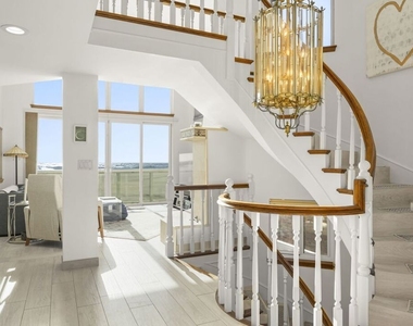 1005 Ocean Drive - Photo Thumbnail 15