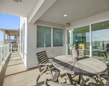 1005 Ocean Drive - Photo Thumbnail 32