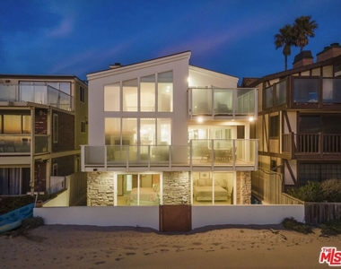 1005 Ocean Drive - Photo Thumbnail 4