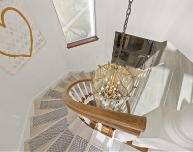 1005 Ocean Drive - Photo Thumbnail 18