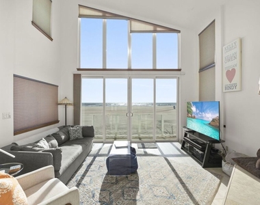 1005 Ocean Drive - Photo Thumbnail 13