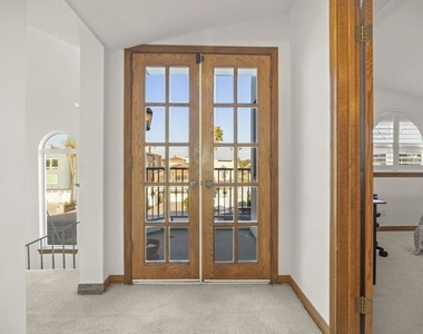 1005 Ocean Drive - Photo Thumbnail 43