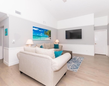 4041 Ne Breakwater Drive - Photo Thumbnail 2
