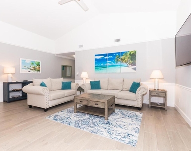 4041 Ne Breakwater Drive - Photo Thumbnail 3