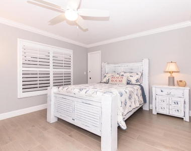 4041 Ne Breakwater Drive - Photo Thumbnail 17